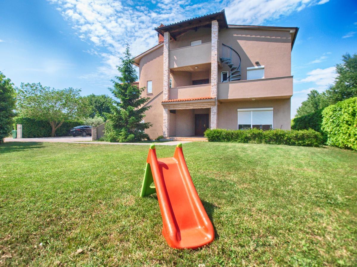Apartments Dusanka 799 Fažana Kültér fotó